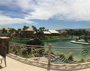 8741 Newport Isle Court - Photo Thumbnail 9