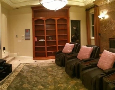 8741 Newport Isle Court - Photo Thumbnail 8