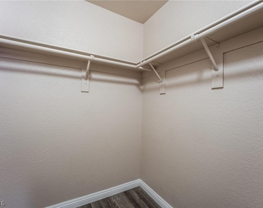 2606 Durango Drive - Photo Thumbnail 6