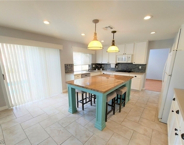 8272 Tibana Way - Photo Thumbnail 8