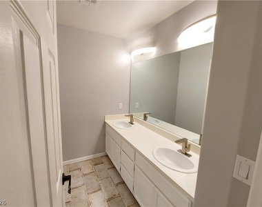 8272 Tibana Way - Photo Thumbnail 33