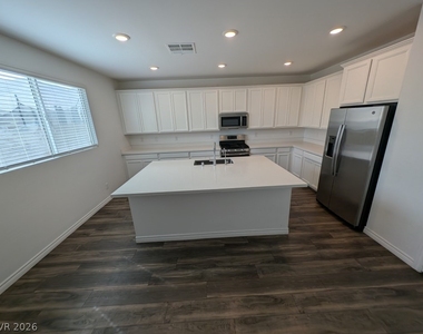 2932 Moulin Heights Street - Photo Thumbnail 4