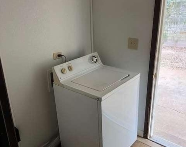 3030 Mangum Drive - Photo Thumbnail 3