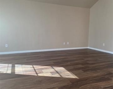 1432 Baylee Street - Photo Thumbnail 2