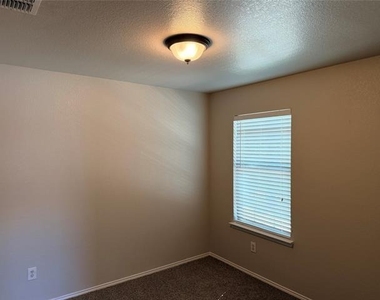 11508 Gloriosa Drive - Photo Thumbnail 17