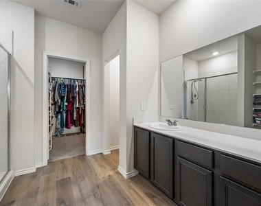444 Vitex Drive - Photo Thumbnail 13