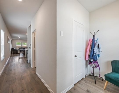 444 Vitex Drive - Photo Thumbnail 4