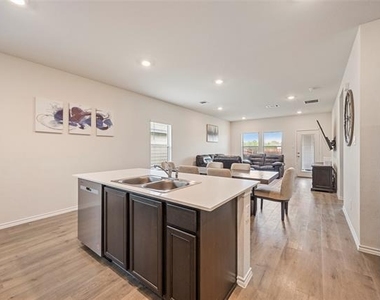 444 Vitex Drive - Photo Thumbnail 9
