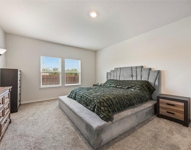 444 Vitex Drive - Photo Thumbnail 12