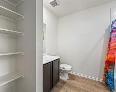 444 Vitex Drive - Photo Thumbnail 16