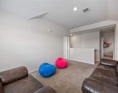 444 Vitex Drive - Photo Thumbnail 15