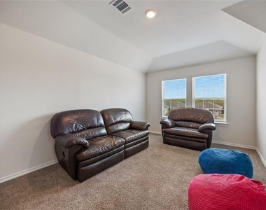 444 Vitex Drive - Photo Thumbnail 14