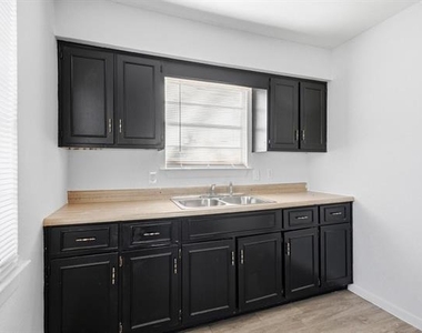 916 8th Street Nw - Photo Thumbnail 17