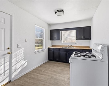 916 8th Street Nw - Photo Thumbnail 15