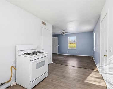 916 8th Street Nw - Photo Thumbnail 16