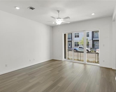 1279 Doris May Drive - Photo Thumbnail 4