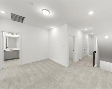 1279 Doris May Drive - Photo Thumbnail 9