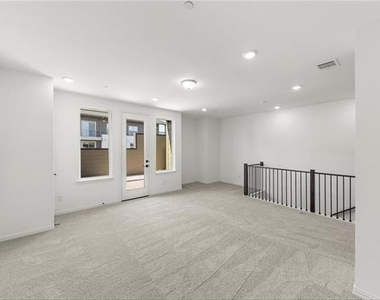 1279 Doris May Drive - Photo Thumbnail 17