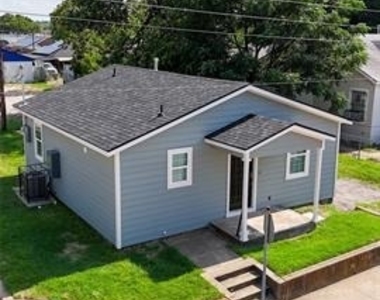3113 Navaro Street - Photo Thumbnail 10