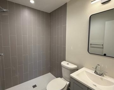 3113 Navaro Street - Photo Thumbnail 5