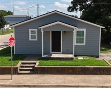 3113 Navaro Street - Photo Thumbnail 11