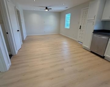 3113 Navaro Street - Photo Thumbnail 1