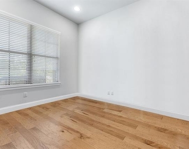 16613 Dry Creek Boulevard - Photo Thumbnail 1