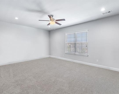16613 Dry Creek Boulevard - Photo Thumbnail 14