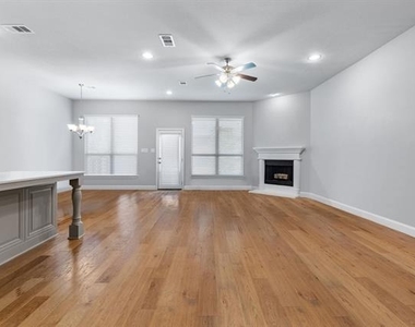 16613 Dry Creek Boulevard - Photo Thumbnail 3