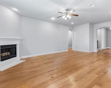 16613 Dry Creek Boulevard - Photo Thumbnail 5
