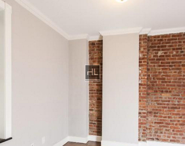 E 100th St/off 2nd Ave Nearest Q: 3BR, Elevator, W/D, SS Apps & NO Broker's Fees! Avail May 1 | Can view sooner - Photo Thumbnail 7