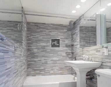 E 100th St/off 2nd Ave Nearest Q: 3BR, Elevator, W/D, SS Apps & NO Broker's Fees! Avail May 1 | Can view sooner - Photo Thumbnail 8