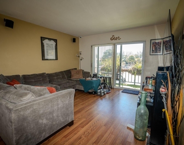 13917 Sw 90th Avenue - Photo Thumbnail 2