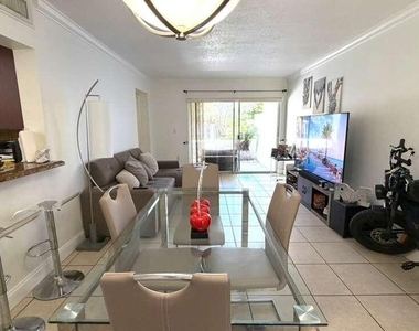 9711 Fontainebleau Boulevard - Photo Thumbnail 19