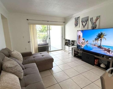 9711 Fontainebleau Boulevard - Photo Thumbnail 3
