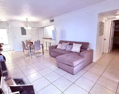 9711 Fontainebleau Boulevard - Photo Thumbnail 21
