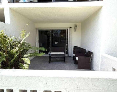 9711 Fontainebleau Boulevard - Photo Thumbnail 17