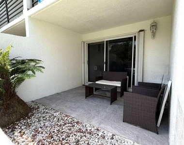 9711 Fontainebleau Boulevard - Photo Thumbnail 15