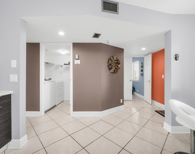 14475 Strathmore Lane - Photo Thumbnail 3