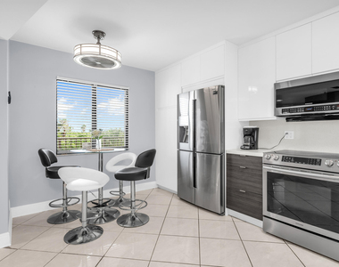 14475 Strathmore Lane - Photo Thumbnail 2