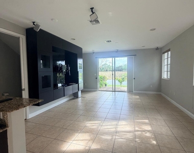 7644 Foxcroft Lane - Photo Thumbnail 3