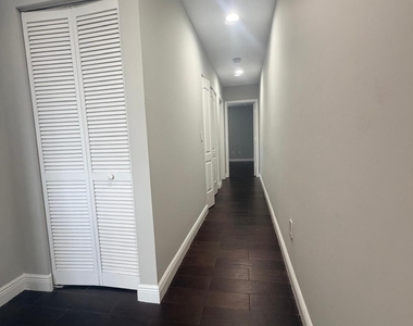 7644 Foxcroft Lane - Photo Thumbnail 12