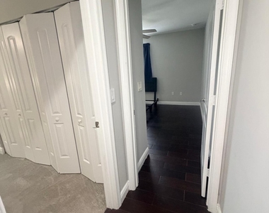7644 Foxcroft Lane - Photo Thumbnail 15