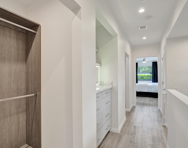 1606 Se 1st Street - Photo Thumbnail 36