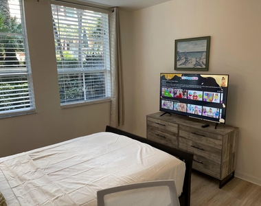 600 S Dixie Highway - Photo Thumbnail 17