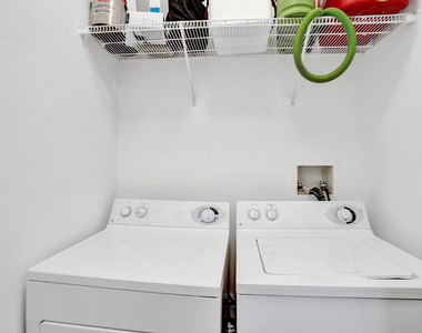 533 Ne 3rd Avenue - Photo Thumbnail 9