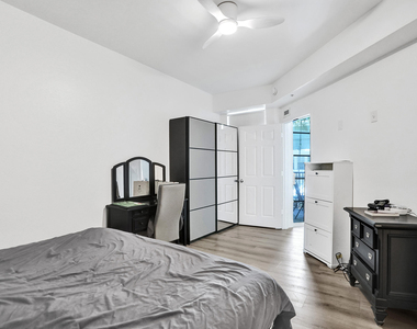 533 Ne 3rd Avenue - Photo Thumbnail 5