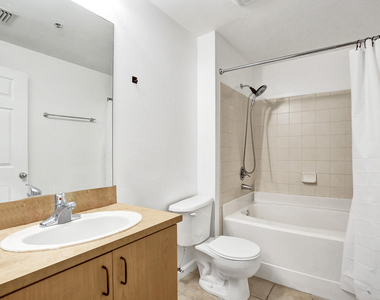 533 Ne 3rd Avenue - Photo Thumbnail 6