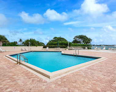 5600 N Flagler Drive - Photo Thumbnail 32