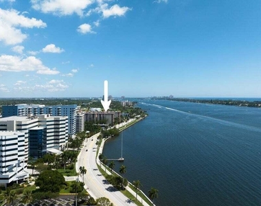 1805 N Flagler Drive - Photo Thumbnail 3